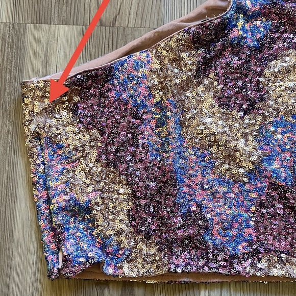 Saylor Tess One Shoulder Long Sleeve Zigzag Sequin Top - Picture 15 of 16